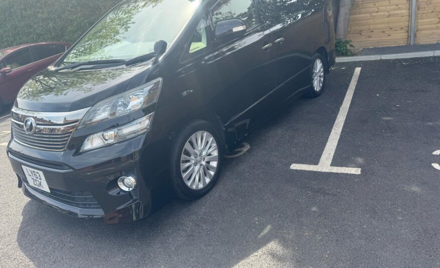 2013 Toyota Vellfire Twin sunroof 8 seater