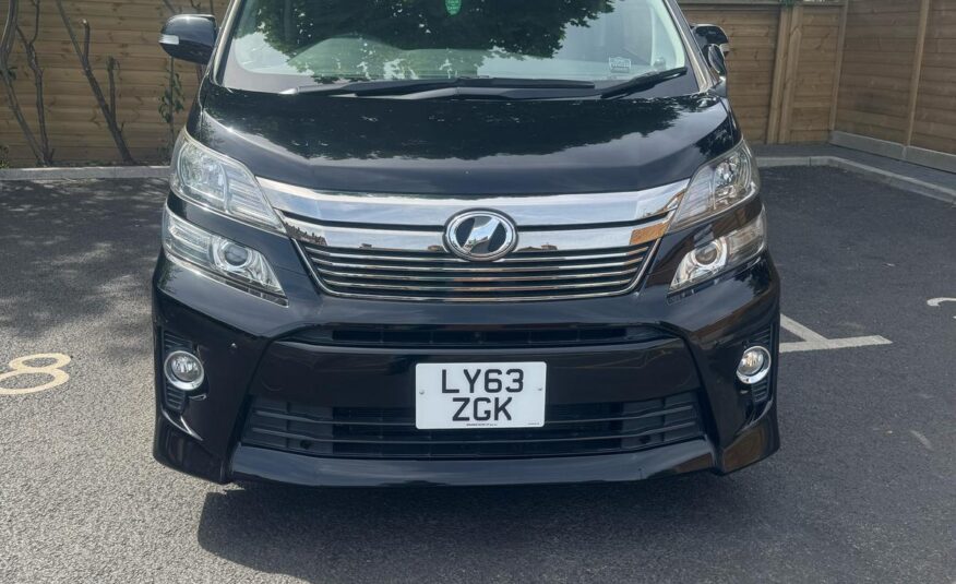 2013 Toyota Vellfire Twin sunroof 8 seater