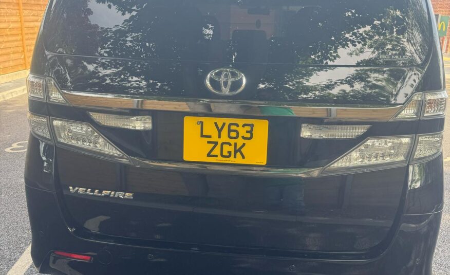 2013 Toyota Vellfire Twin sunroof 8 seater