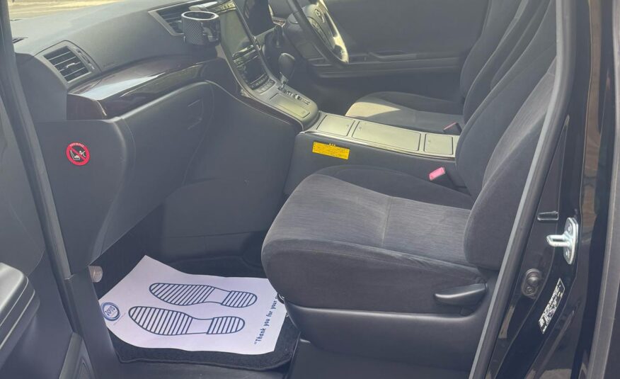 2013 Toyota Vellfire Twin sunroof 8 seater