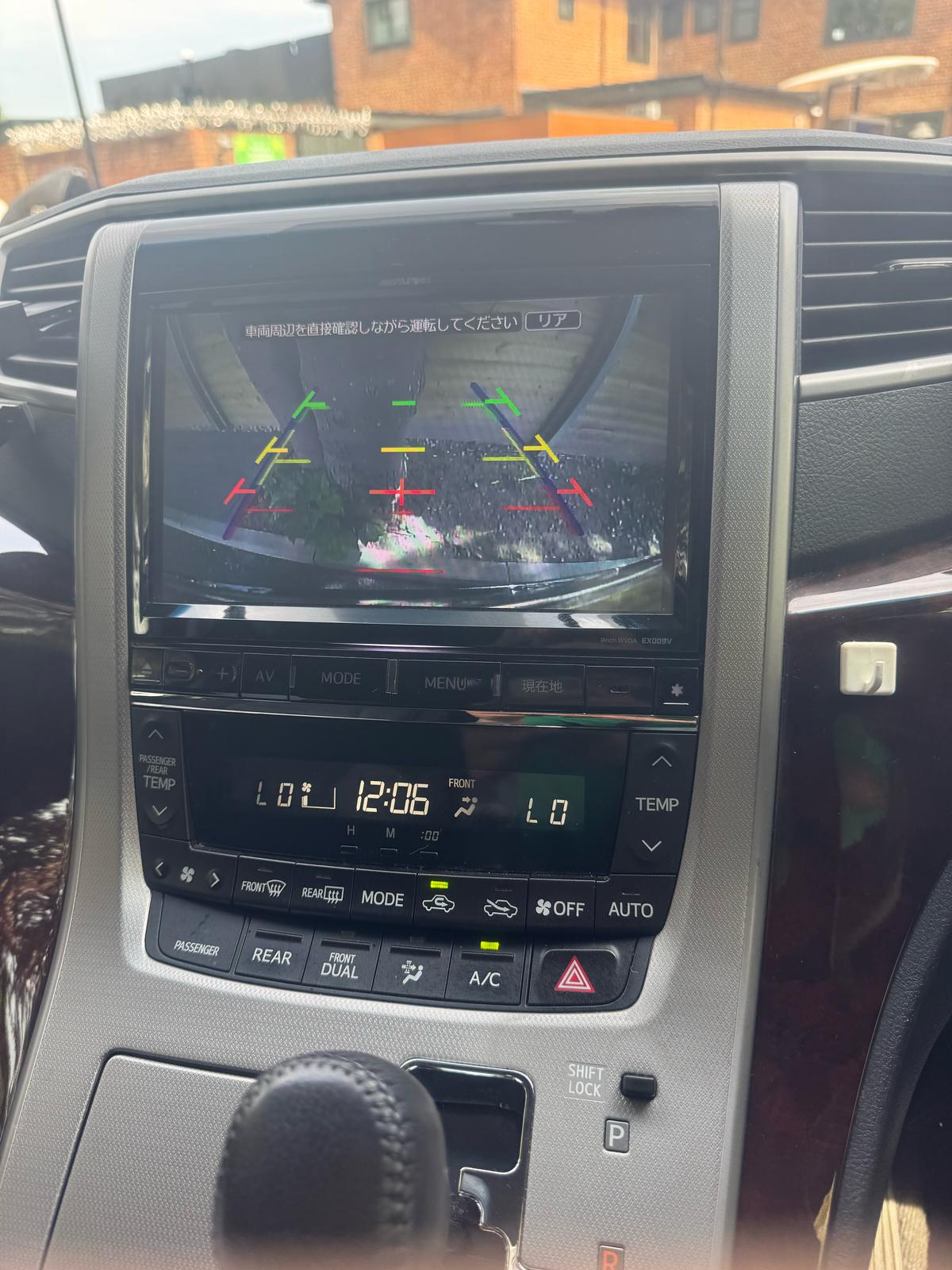 2013 Toyota Vellfire Twin sunroof 8 seater