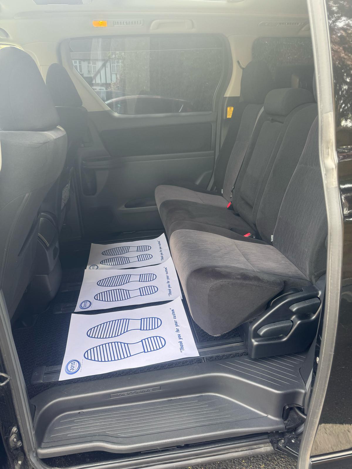 2013 Toyota Vellfire Twin sunroof 8 seater