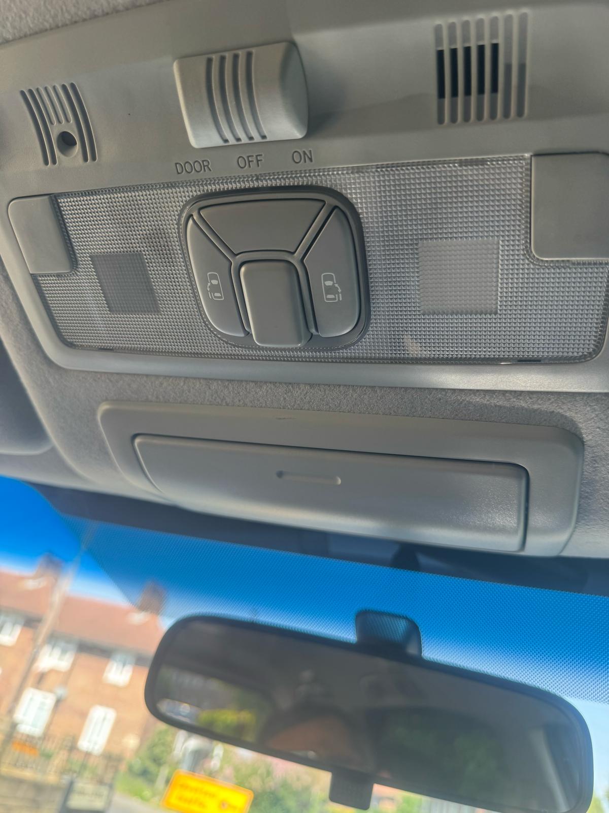 2015 Toyota estima 2.4 l hybrid