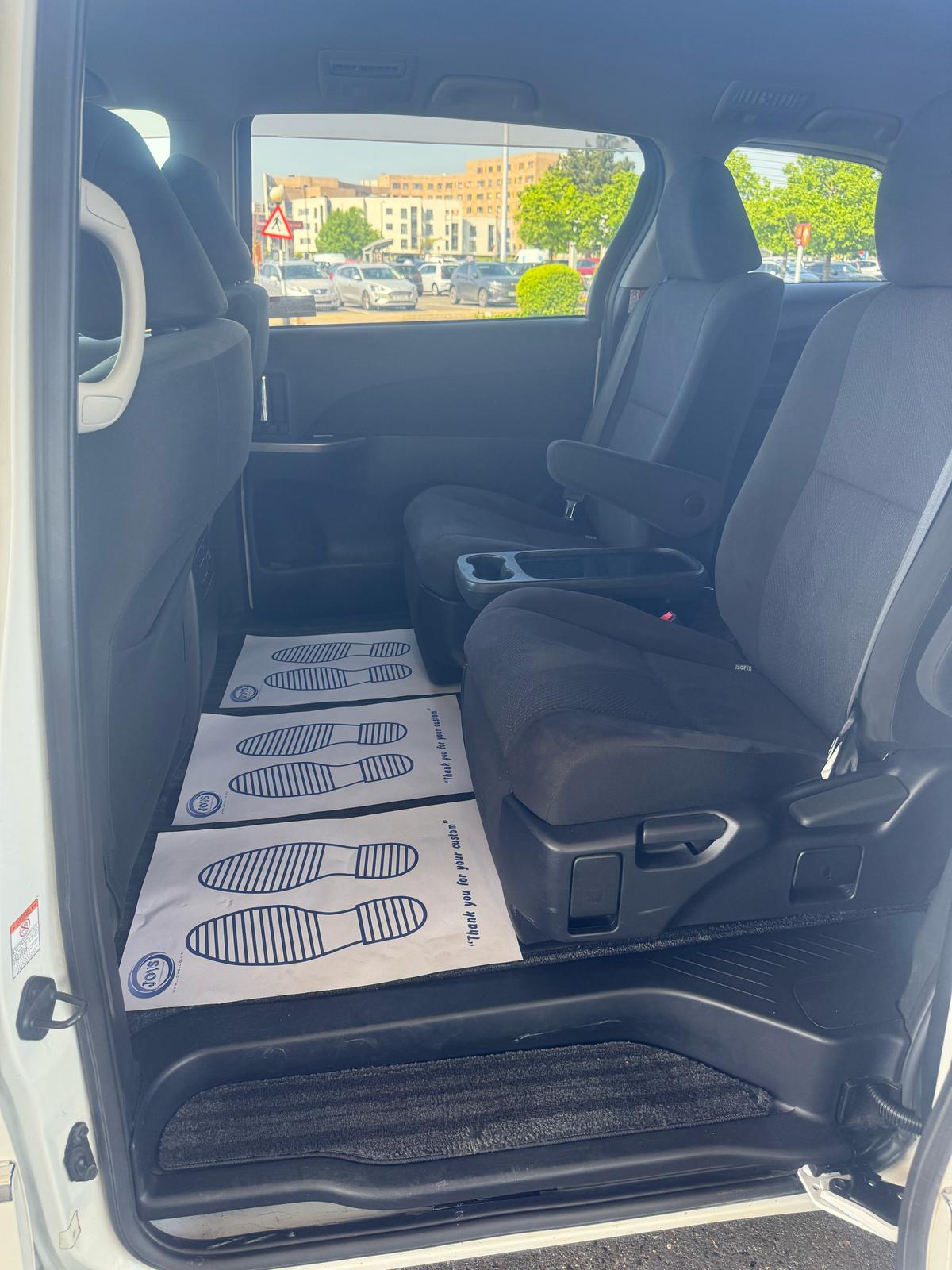 2015 Toyota estima 2.4 l hybrid