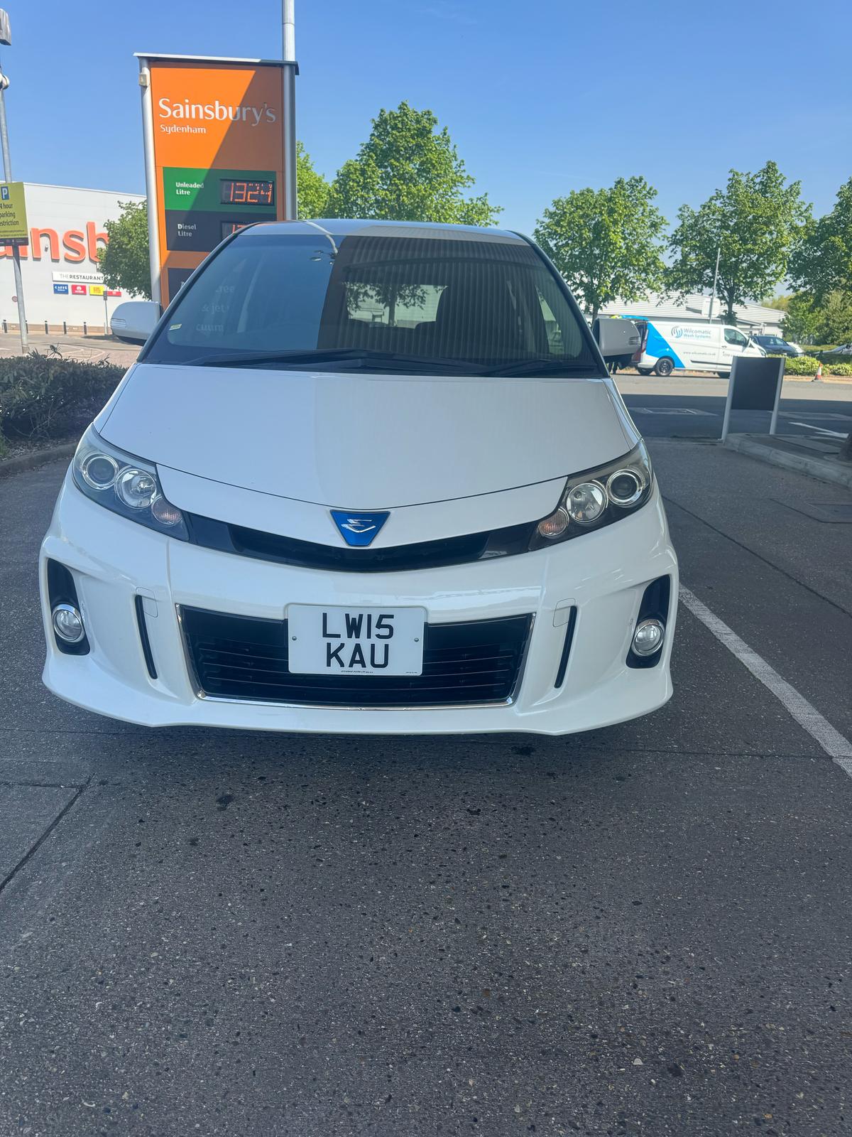 2015 Toyota estima 2.4 l hybrid